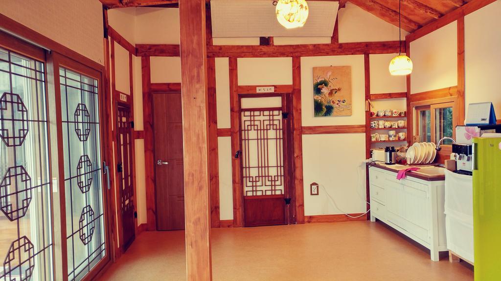 Yujeong Hanok Guesthouse Mokpo Bagian luar foto