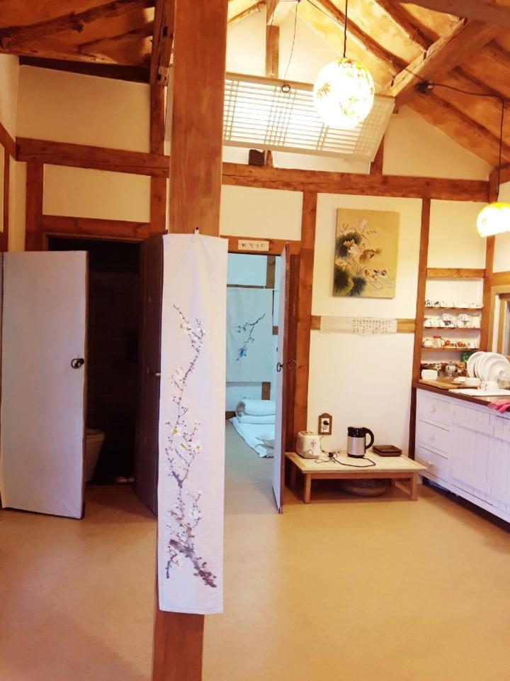 Yujeong Hanok Guesthouse Mokpo Bagian luar foto