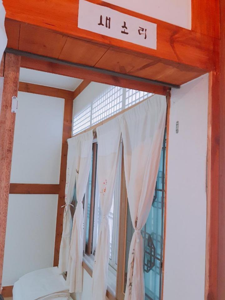 Yujeong Hanok Guesthouse Mokpo Bagian luar foto