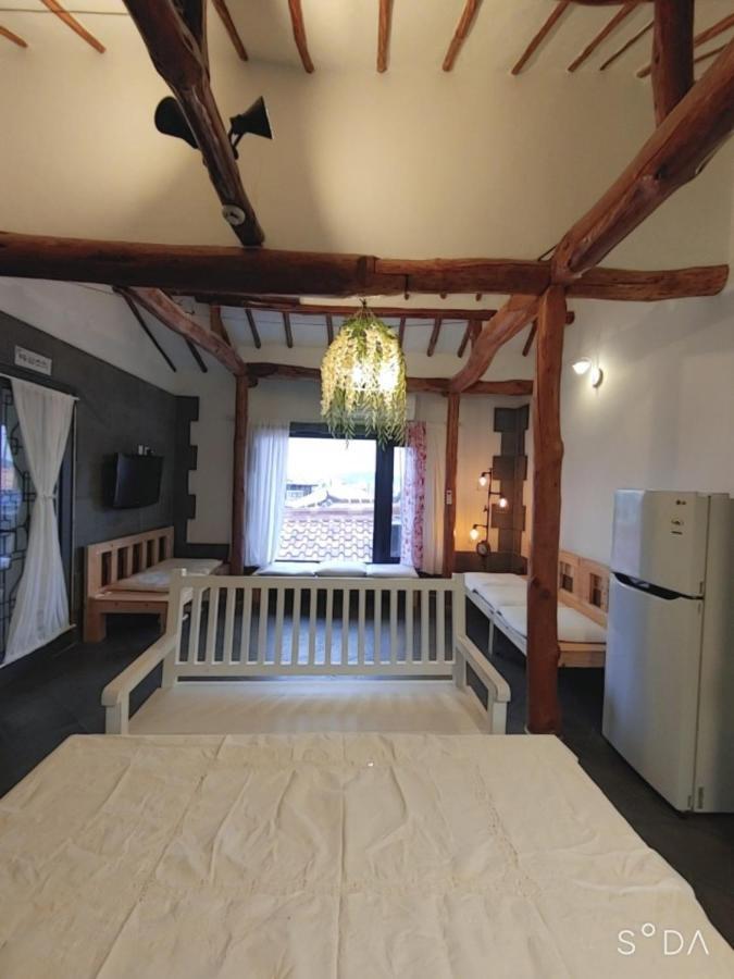 Yujeong Hanok Guesthouse Mokpo Bagian luar foto